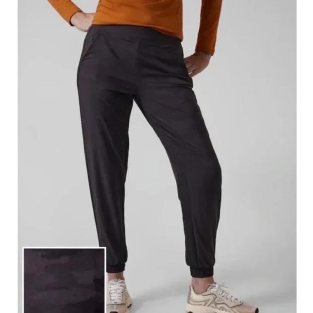 Athleta Jogger Women Size 10 Brooklyn Camo Lined Black Zip Pocket Lounge Stretch